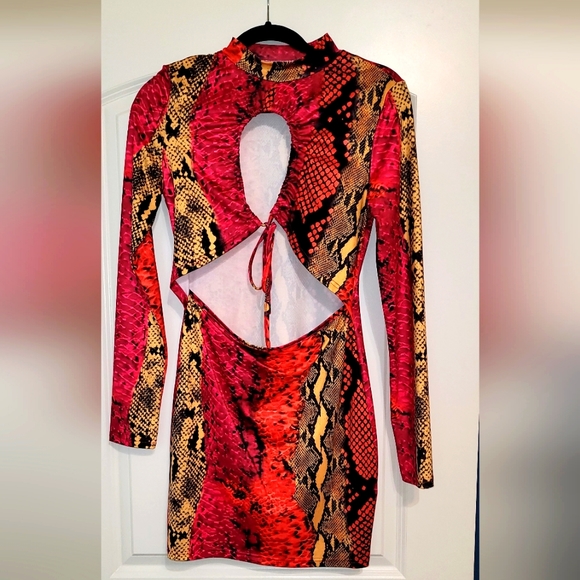 3 dresses for the price of 1 - Picture 1 of 8